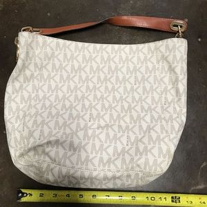 USED Cream/Tan MICHAEL KORS HANDBAG